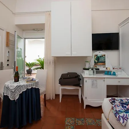 Antica Repubblica In Center At 100mt From The Sea Aparthotel 4*